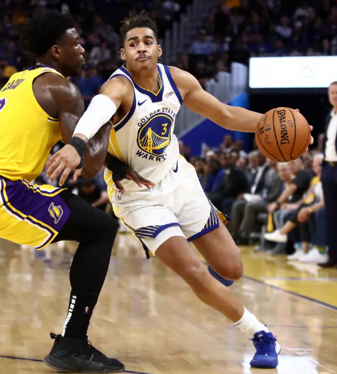 费耶诺德筹划将现有主场升级为下沉式球场，预计能容纳5.6万人